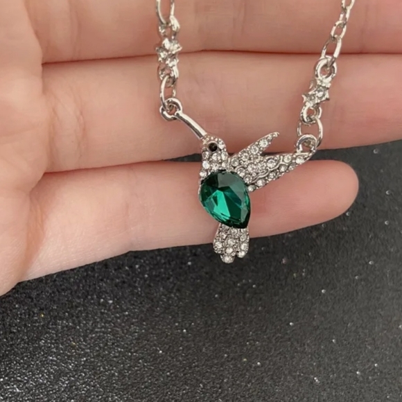 NWOT Rhinestone Hummingbird Silver Necklace - Picture 1 of 5